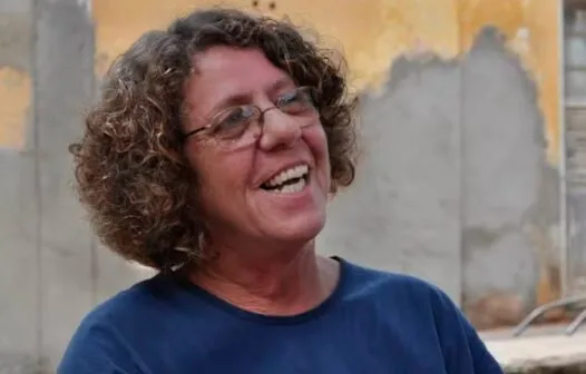 Cristina Buarque morre aos 74 anos; cantora era irmã de Chico Buarque