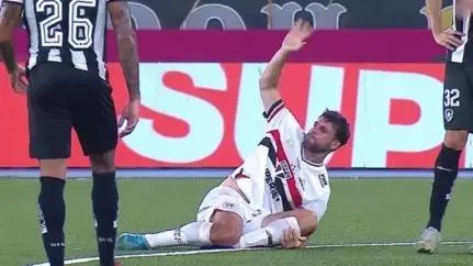 São Paulo confirma lesão e Calleri deve perder restante da temporada por cirurgia no joelho