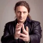 Fabio Lione, vocalista do Angra, realiza show em Fortaleza
