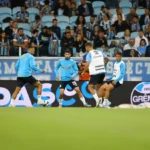 Qual canal vai passar o jogo do Grêmio hoje (24/04)? Partida é pela Sul-Americana 2025