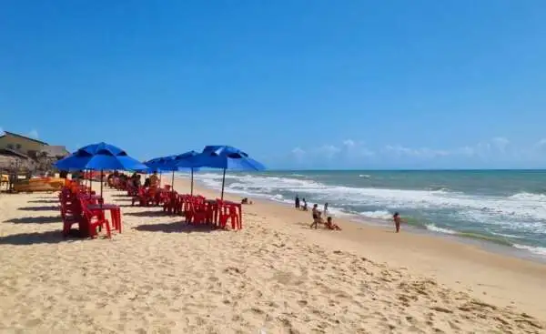 Fortaleza tem sete trechos de praia próprios para banho no fim de semana