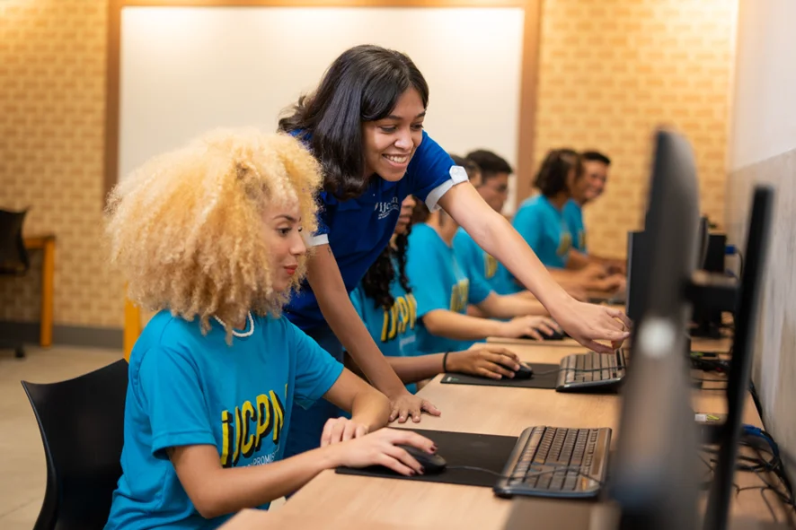 IJCPM amplia cursos de tecnologia em Fortaleza para capacitar jovens no mercado digital