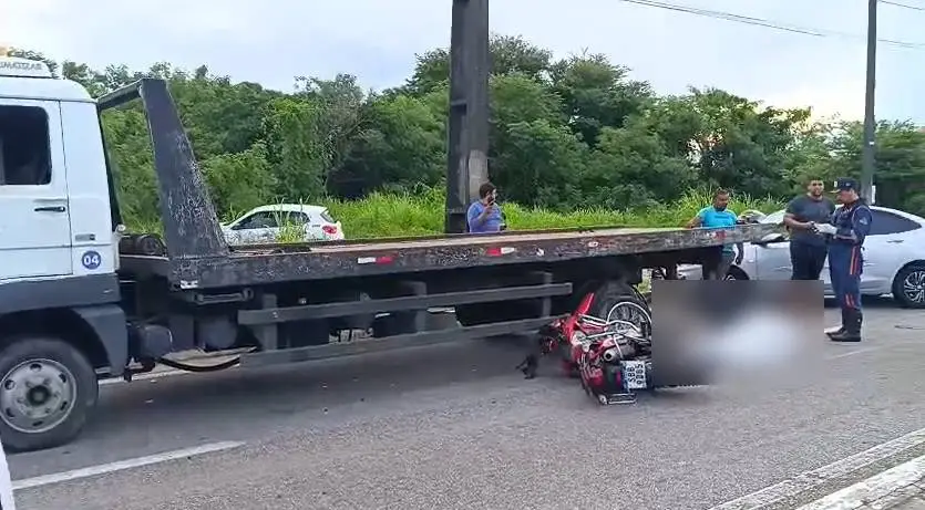Motociclista morre após colisão com caminhão-reboque na BR-116, em Cajazeiras