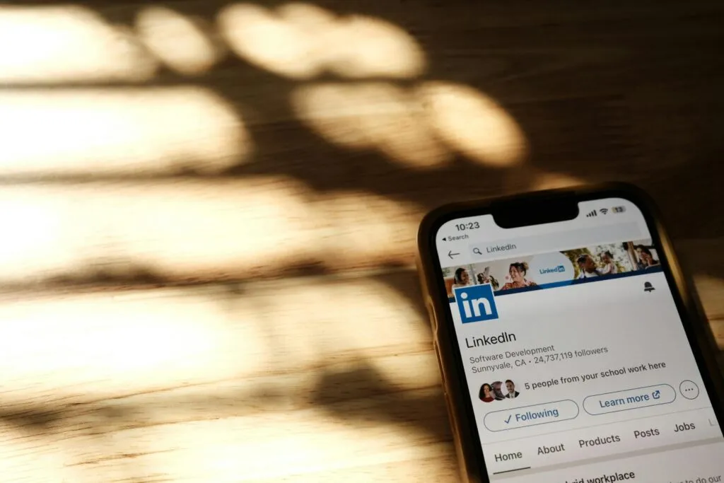 60% dos candidatos checam o perfil do CEO antes de aceitar um emprego