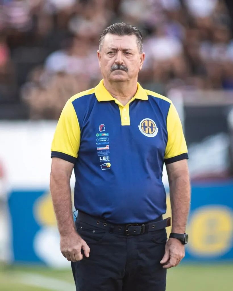 Leandro Campos deixa comando técnico do Horizonte após derrota na Série D