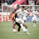 Flamengo esbarra na altitude e fica no empate sem gols com a LDU no Equador