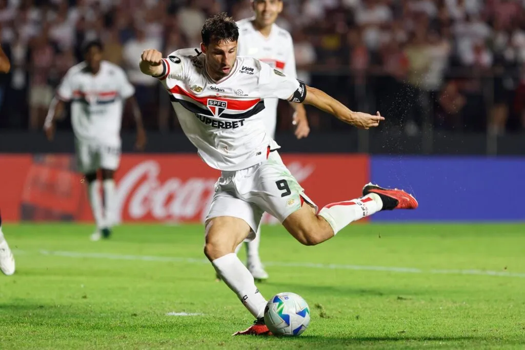 São Paulo sofre com lesões no ataque e vai para clássico com o Santos sem quarteto