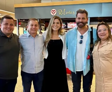 Prefeita de Pacatuba recebe Henri Castelli para encenação da Paixão de Cristo no município