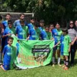 Escolinha de futebol de menino que desapareceu após se afogar em Fortaleza presta homenagem