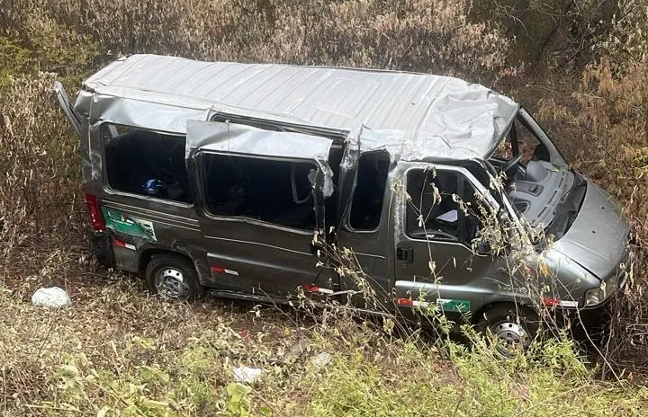 Acidente com carro de integrante do Desejo de Menina termina em morte de bancária em Pernambuco