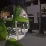 Moto comprada há três meses por casal é furtada ao lado do calçadão da Praia de Iracema