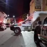 Homem é morto a tiros por dupla em moto ao estacionar carro em frente a escola em Fortaleza