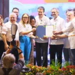 Camilo e Elmano assinam ordem de serviço do Hospital Universitário da UFCA em Barbalha