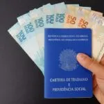 Trabalhadores CLT já podem transferir dívidas para bancos com juros menores