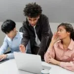 Como lidar com colegas difíceis no ambiente de trabalho?