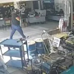 Criminosos assaltam loja de ferragens na Av. Aguanambi, em Fortaleza