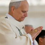 Papa Leão XIV celebra missa que marca início do pontificado