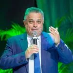 Prefeito diz que internará quem buscar consulta médica para boneco reborn