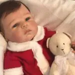 Bebê reborn: algumas mulheres são apenas colecionadoras e recebem cobranças, diz psicanalista
