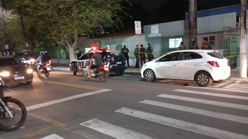 Ataque a tiros contra carro de aplicativo deixa casal e criança de um ano feridos em Pacatuba