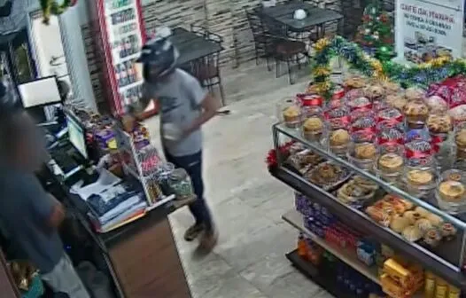 Dupla armada invade padaria e faz a “limpa” no bairro Vila Velha, em Fortaleza
