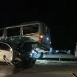 Acidente envolvendo carro e topic é registrado em Trairi, no Ceará