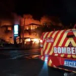 Incêndio que destruiu sucata Chico Alves, em Fortaleza, é investigado como possivelmente criminoso