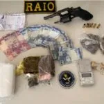 Homem é preso por tráfico de drogas e atirar contra policiais em Paraipaba