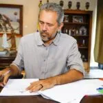 Elmano envia à Assembleia projeto para repatriar cearenses que morrerem fora do Brasil