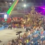 Escola de samba União de Maricá tem acidente com carro alegórico e pessoas ficam feridas na Sapucaí