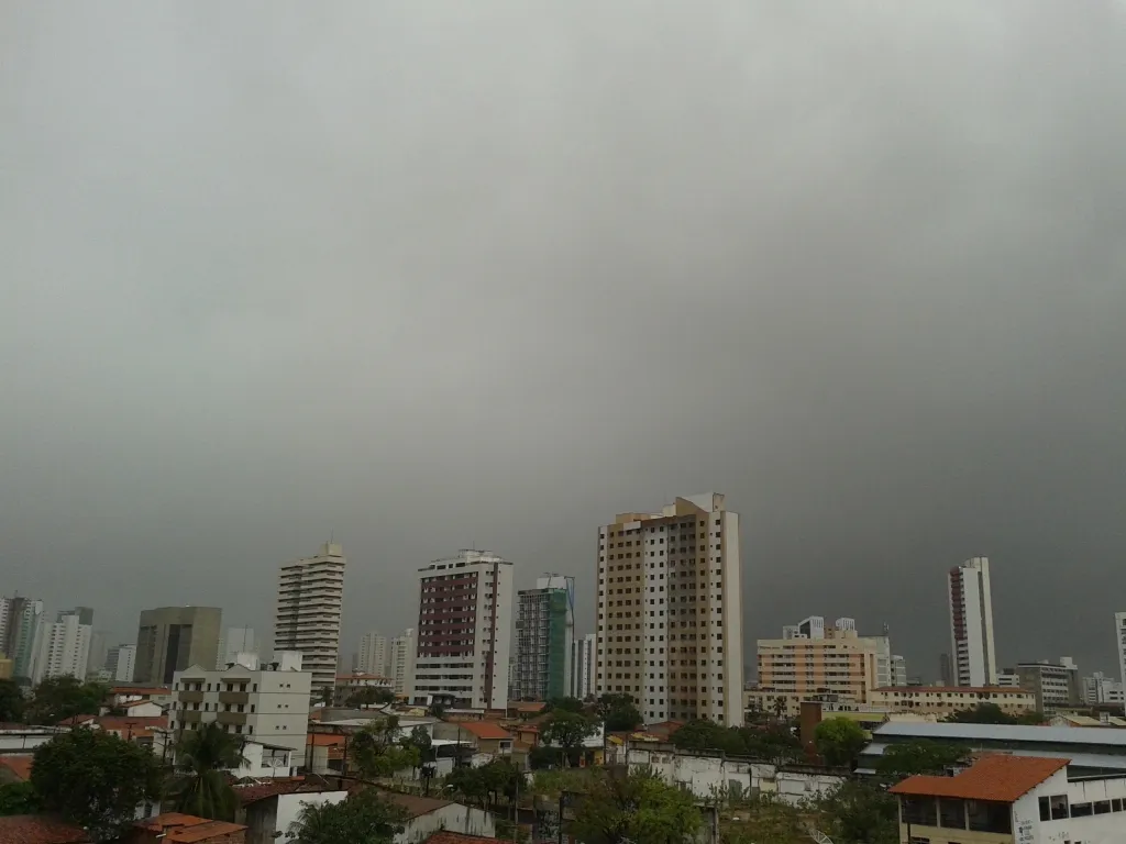 Vai chover? Veja o clima para amanhã em Fortaleza (13/04) com previsão atualizada