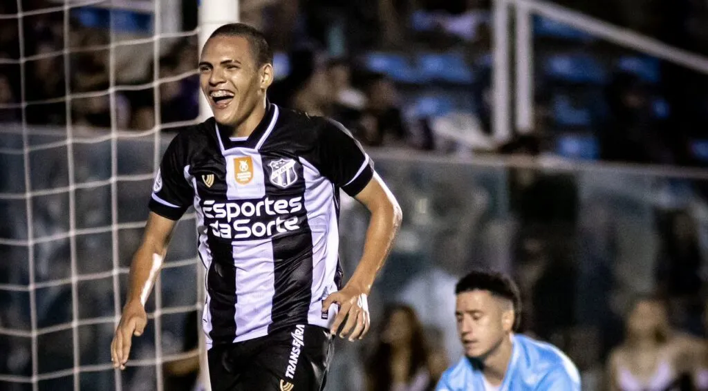 Ceará goleia o Floresta, garante vaga na final do Cearense e decide título contra o Fortaleza