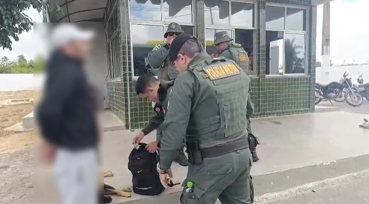 Homem foragido por homicídio no Rio de Janeiro é preso em ônibus de viagem no Ceará