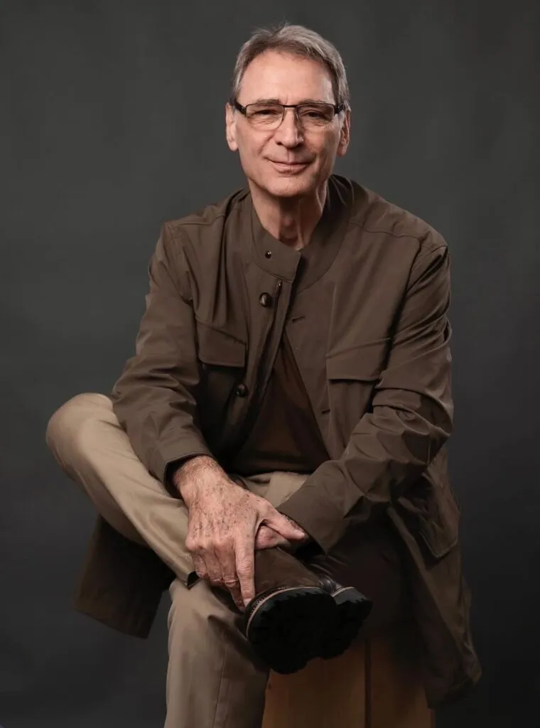 Herson Capri sofre infarto aos 74 anos e cancela peça em São Paulo