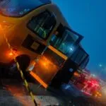 Estudante de dez anos morre ao cair de ônibus escolar em Nova Russas, no Ceará