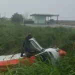 Ambulância do Samu capota na BR-116, em Itaitinga, e enfermeira fica ferida