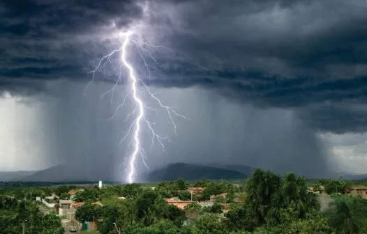 Alerta de chuvas no Ceará: 143 cidades podem ter temporais e ventos fortes neste sábado (2)