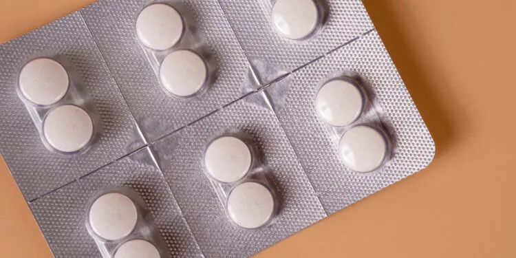 Anvisa determina recolhimento de lote de dipirona por risco à saúde