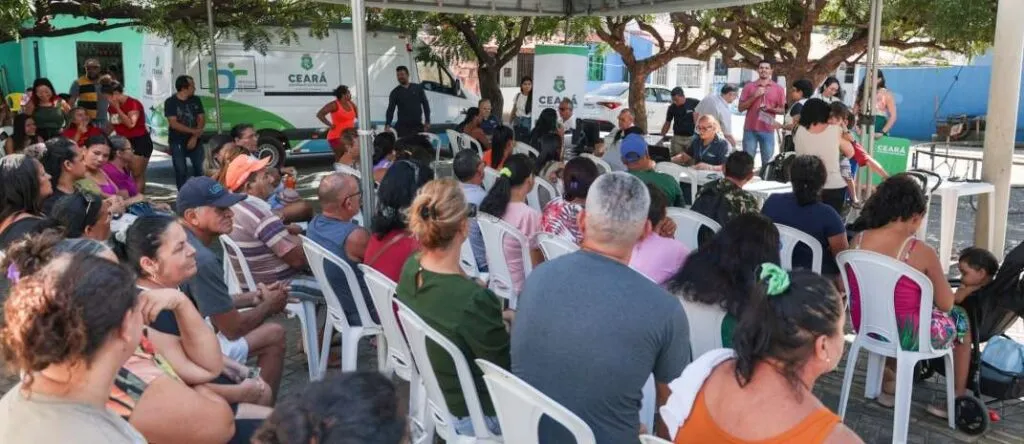 Mês do Trabalhador: ação oferta vagas de emprego e serviços gratuitos em Fortaleza